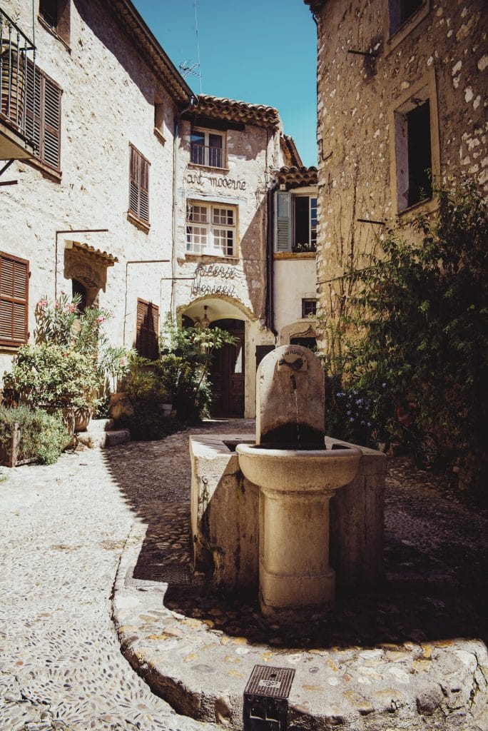 Saint Paul est sans aucun doute l'un des plus beaux endroits de l'arrière-pays de la Côte d'Azur.