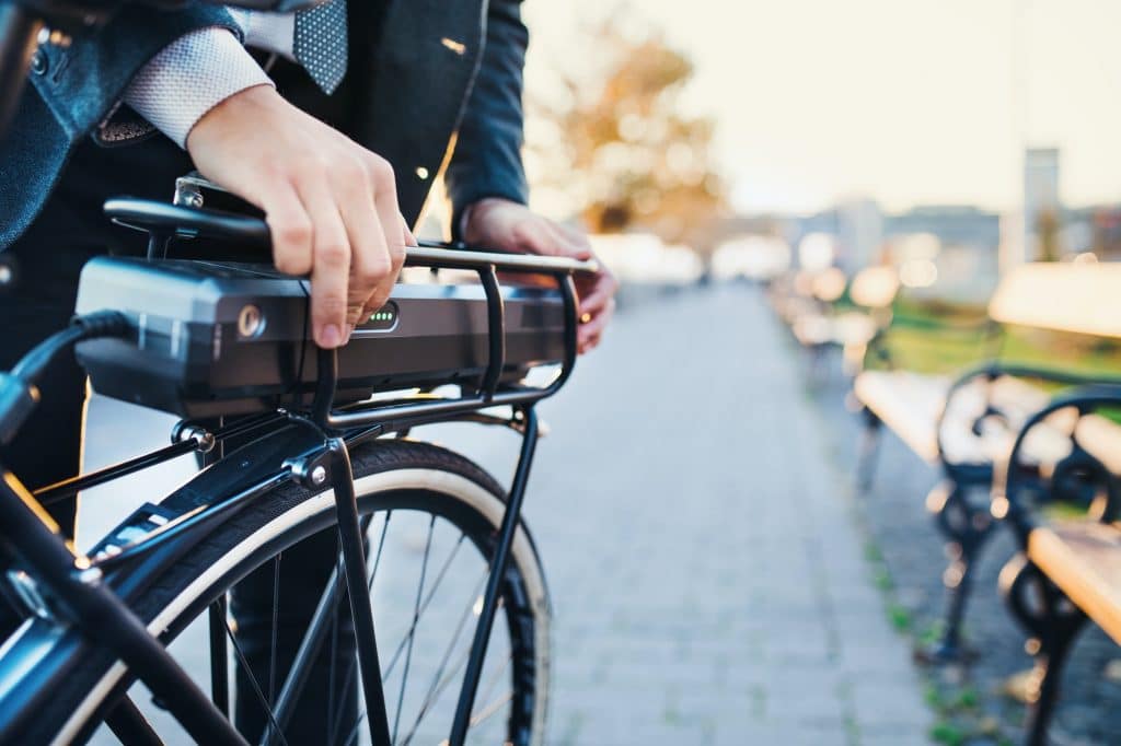 Il est préférable d'enlever la batterie du vélo lorsque vous le stationner.