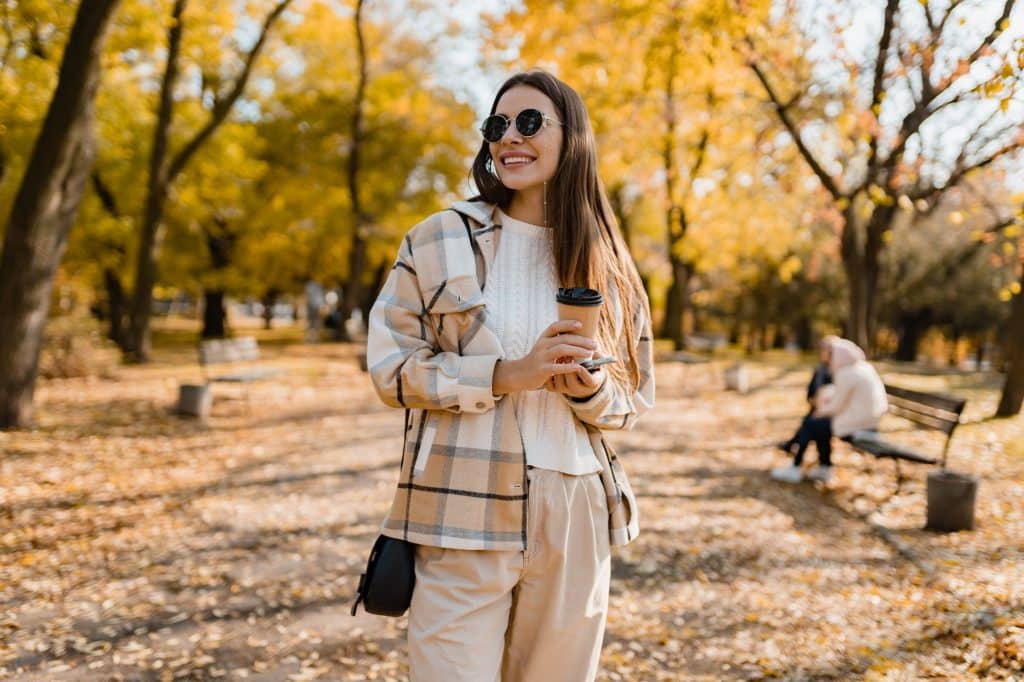 L'automne est la saison idéale pour investir dans une nouvelle veste pour femme.